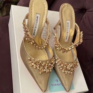 Manolo blanhik lurum mesh gold